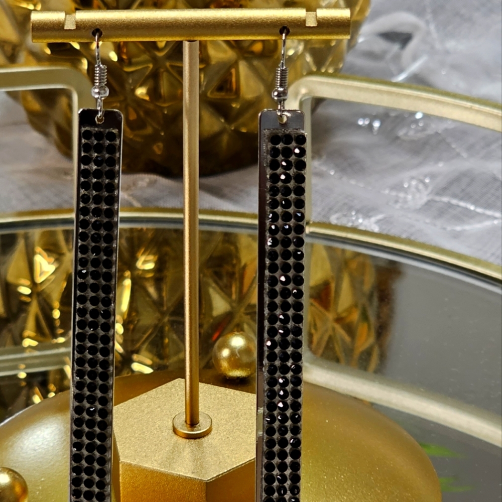 SILVER EARRING